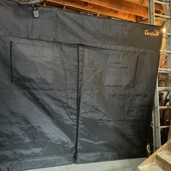Gorilla Grow / Storage Tent 4x8 Ft Pro 