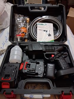 PORTABLE LITHIUM BATTERY CAR WASH KIT w/ 2BATTERIES