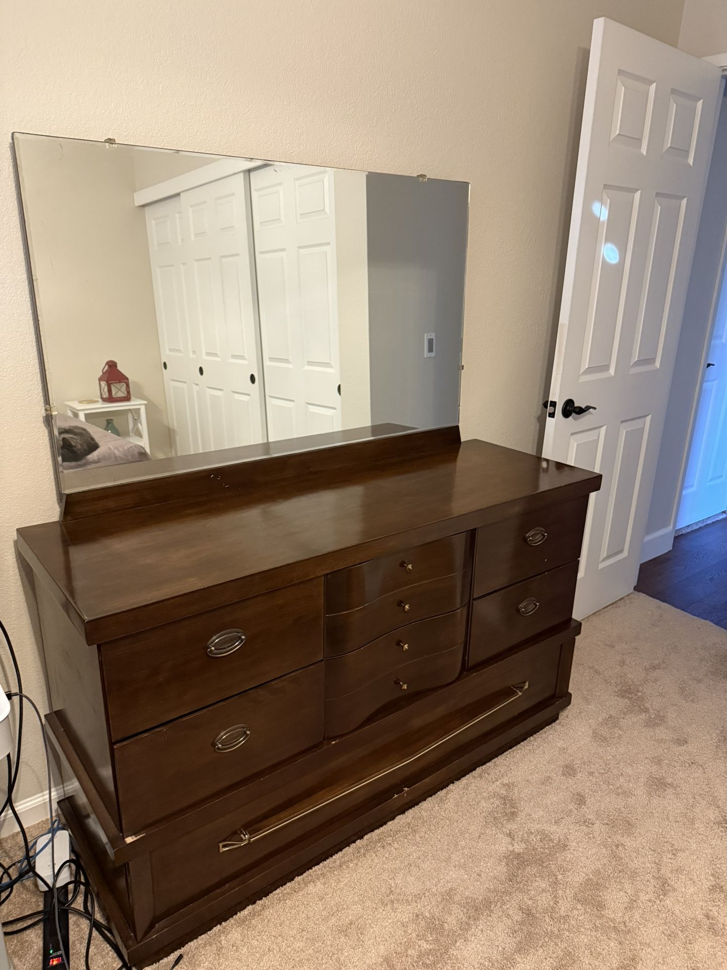Free Dresser With Mirror