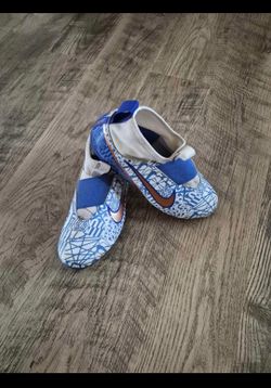 Soccer cleats
