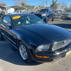 2005 ford mustang