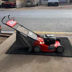 Scoot Lawnmower Works But Turn Off, Sale Like That$ 30 Bucks