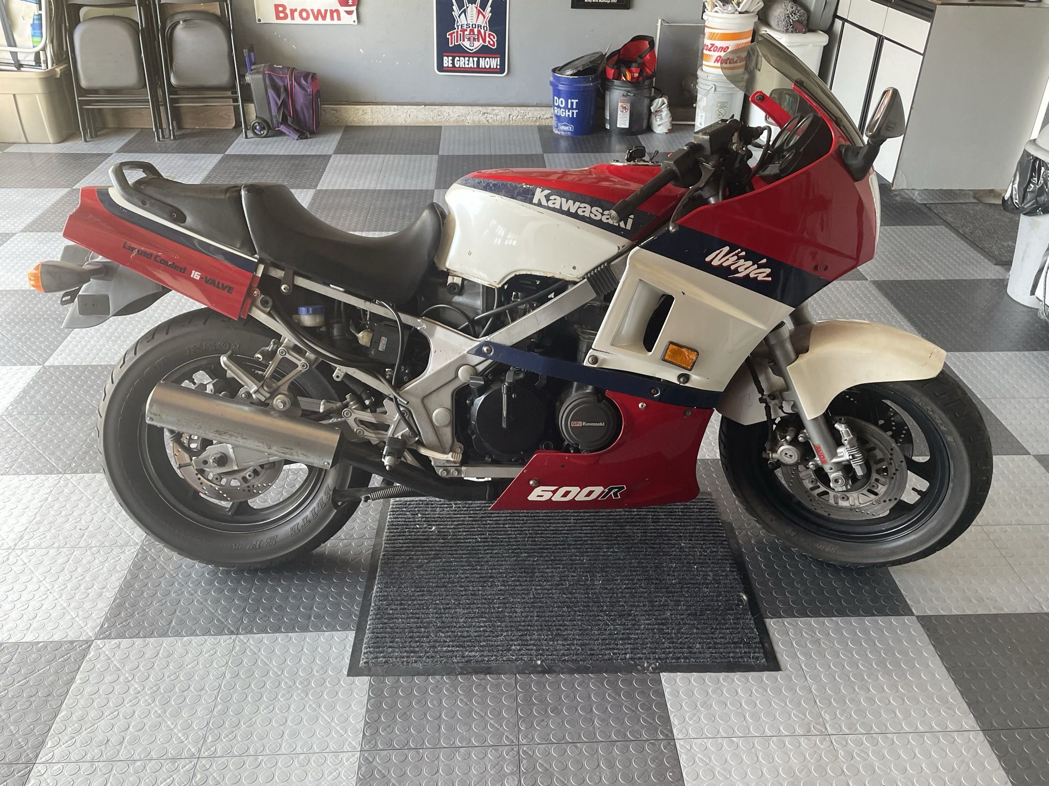 1986 Kawasaki GPZ600