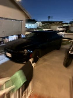 SXT Dodge Charger 2015