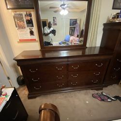Bed Room Dresser Set