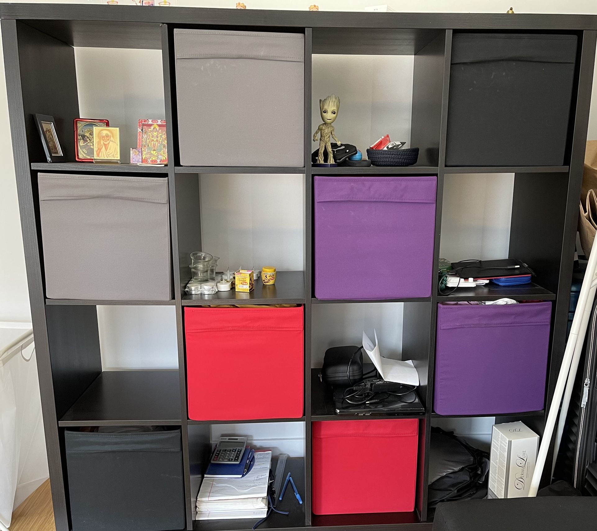 Shelf Unit - 16 boxes with 8 covers