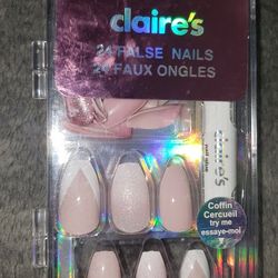 False Nails 