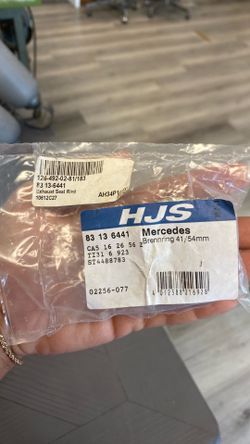 Exhaust seal ring