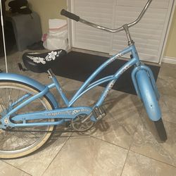 Bike - GREAT CONDITION HARdLY USED