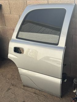 2005 Denali Rear Passenger Door
