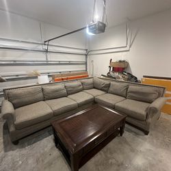 Living Room Sectional Couch & Coffee Table