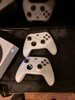gaming chair and xbox series s
