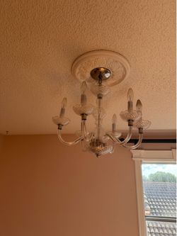 Chandelier - Acrylic - 6 arms
