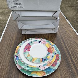 New 40 Pieces Mikasa Super Strong Fine China Set