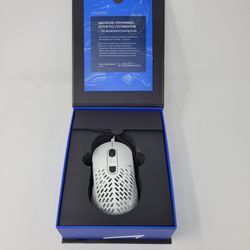 Mountain Malalu 67 Gaming Mouse White RGB Lightweight 19000 DPI Pixart PAW3370