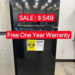 Whirlpool 18 cu.ft top freezer refrigerator-open box-Free One Year Warranty