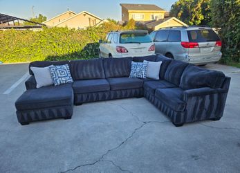 Charcoal Gray U-Shape Sectional Sofa 💥 Free Delivery 💥