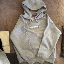 Great Supreme Hoddie Size m 