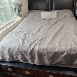Queen Bed Full Set 