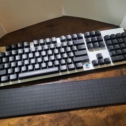 Nzxt Full Sized Keyboard
