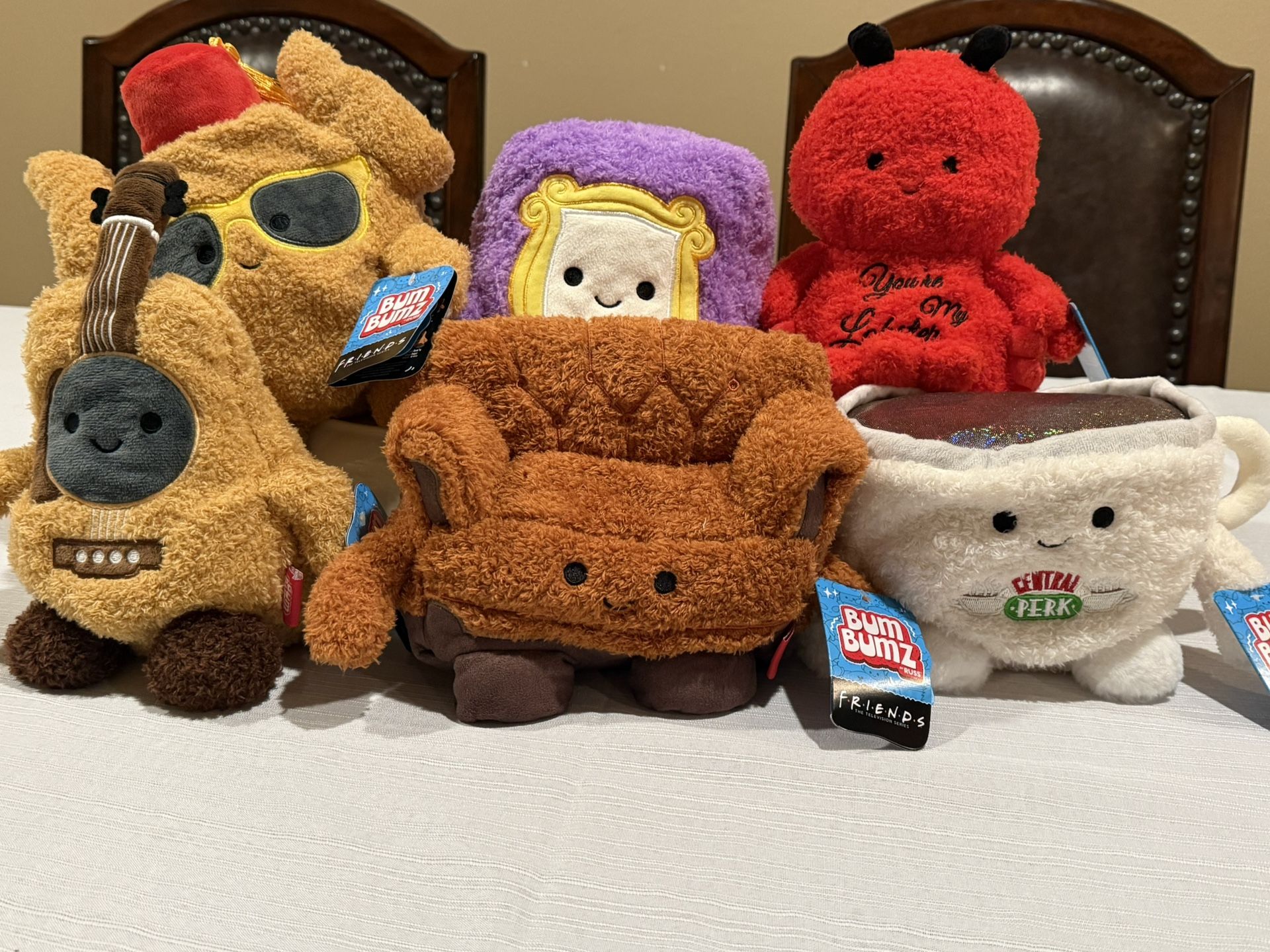 Bum Bumz Friends Plush Set Of 6 Lobster Guitar Peephole Turkey Cup Couch Zuru