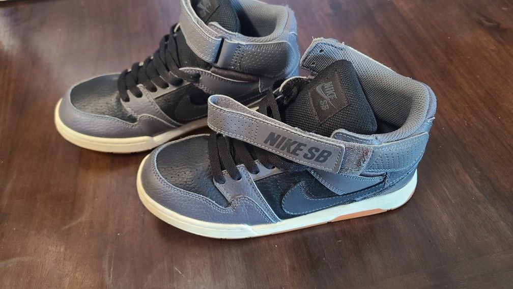 Nike mogan mid 2 jr hot sale