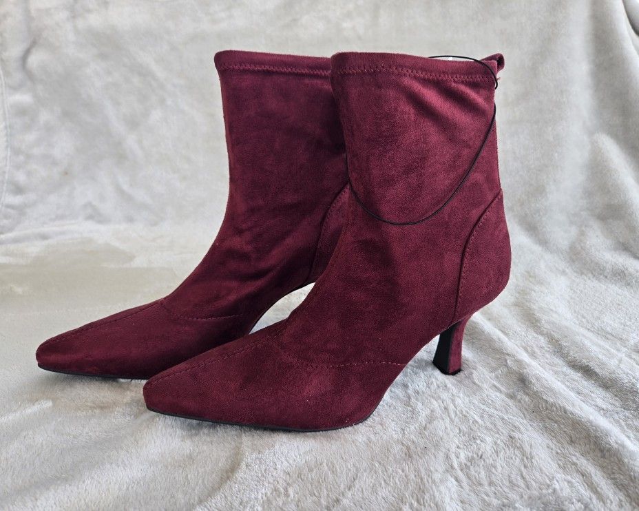 LADIES BOOTS OXBLOOD COLOR NWT SIZE 9.5M