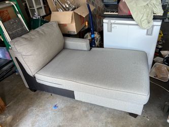 Free gray lounge chaise