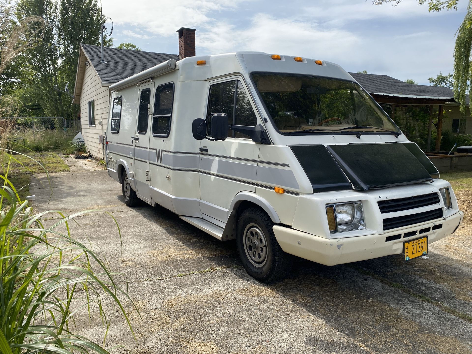 1986 LESharo Winnebago 4cyliinders 17 to 22 miles for Sale in Portland