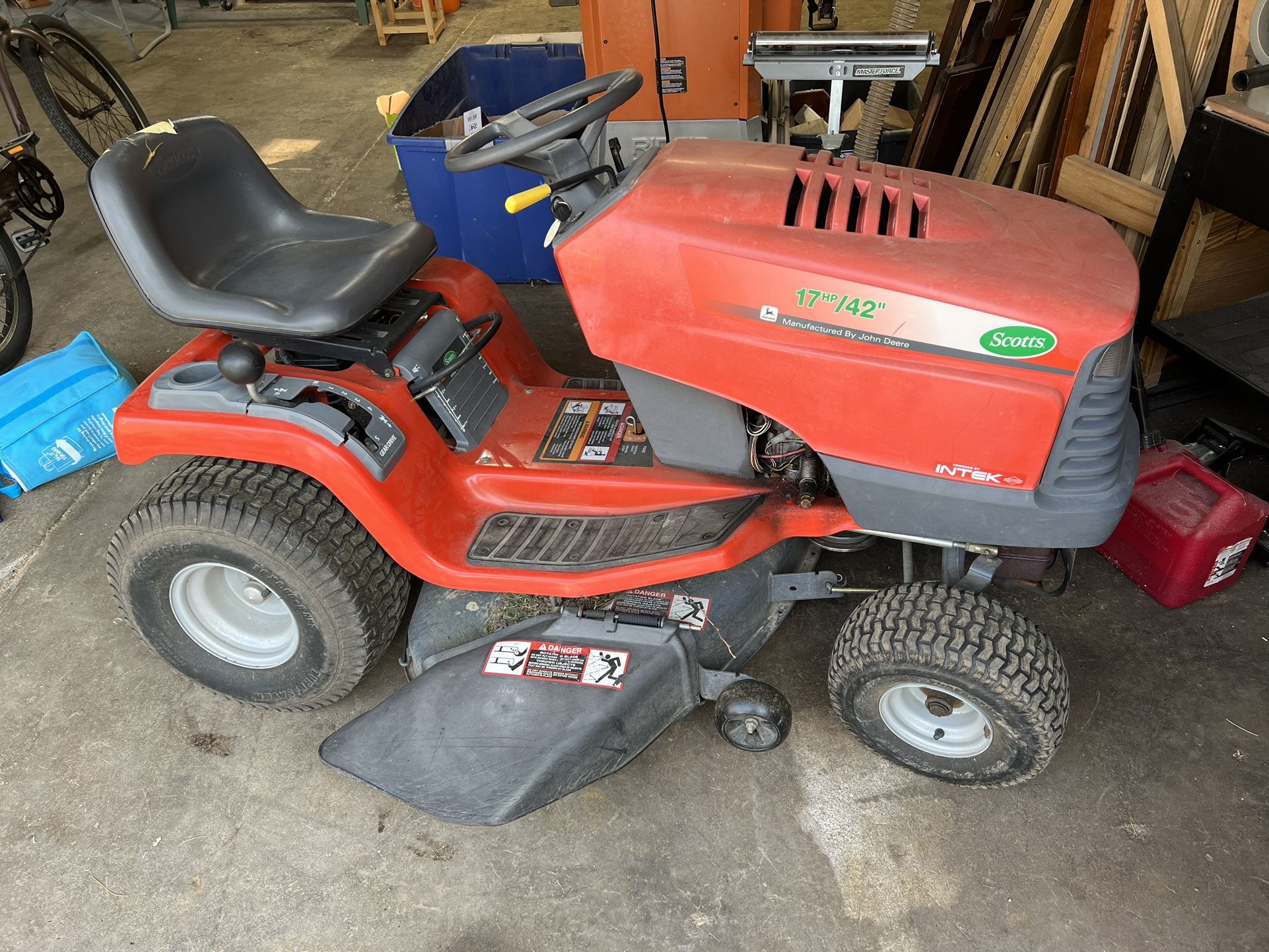 Scott’s (JohnDeere) Riding Lawn Mower, 17HP, 42” for Sale in Kenosha