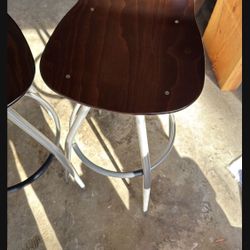 2 Bar Stools 