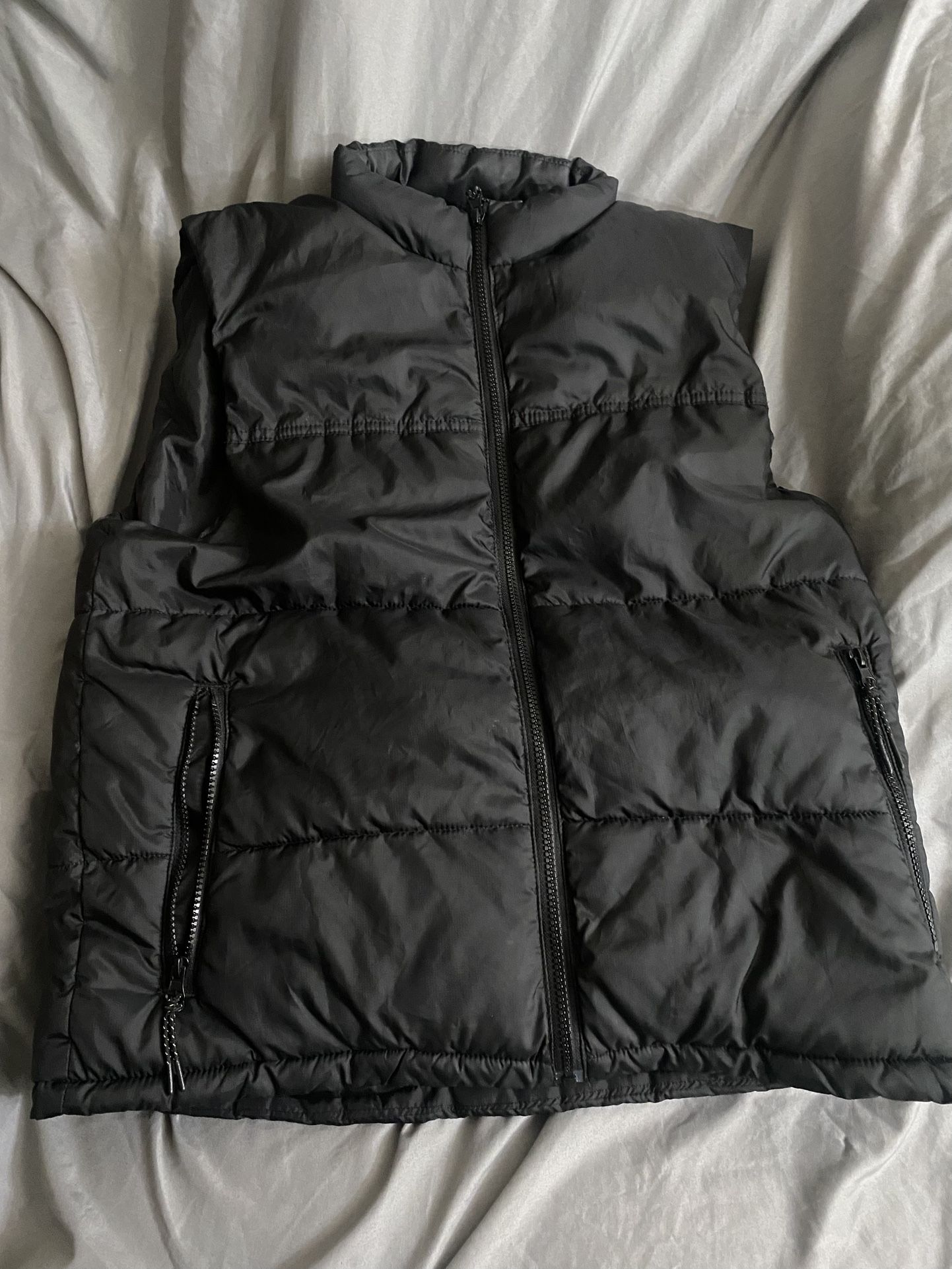 H&M Black Puffer Vest Size Small
