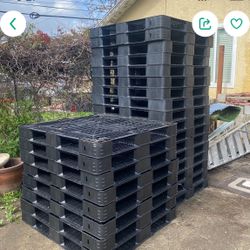 Plastic Pallets 