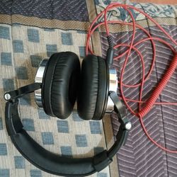 Head Phones In Excellent Condition 