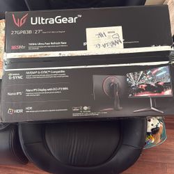 LG UltraGear 72” Gaming Monitor 