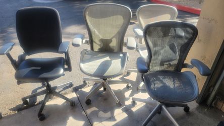 Herman Miller Aeron and Steelcase Leap v2 Office Desk Gaming Chairs