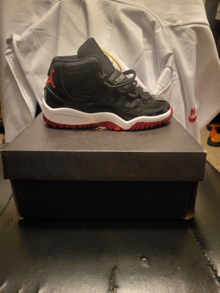 Jordan 11 Toddler size 11c 28 Euro