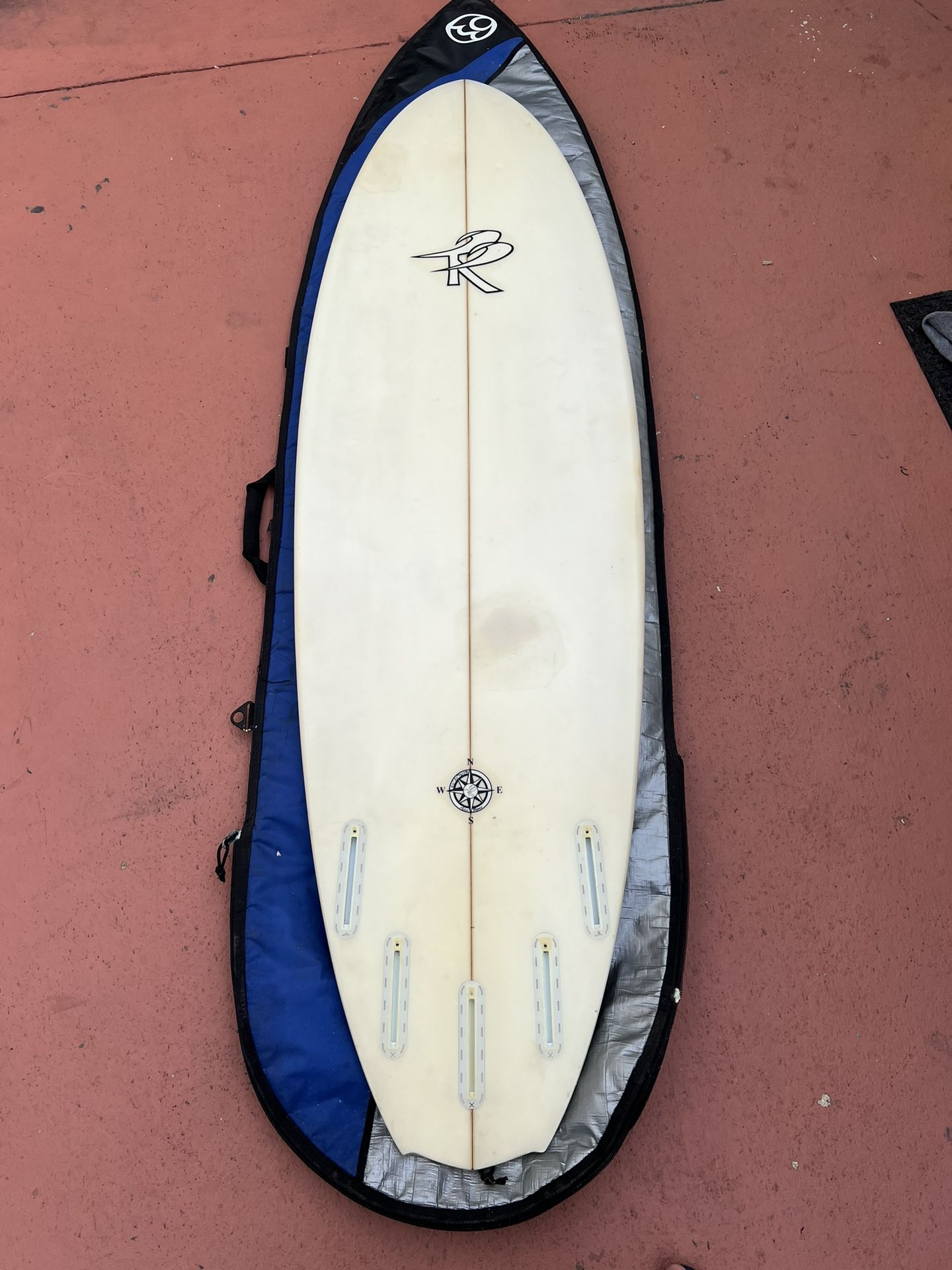 TR Surfboard 6’0”