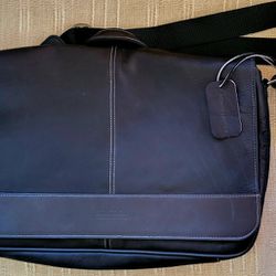 Kenneth Cole Black Leather Crossbody 15.6-Inch Laptop & Tablet Messenger Bag