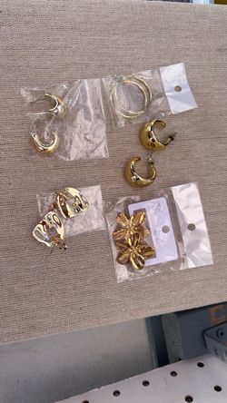 Gold-Tone Earrings Bundle – 5 Pairs