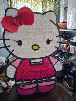 Hello Kitty Piñata Large