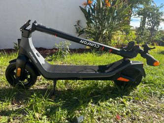 🔥 CUNFON RS300 ELECTRIC SCOOTER – LIGHTWEIGHT & PORTABLE 🔥  🛴 Perfect for Daily Commuting & Short Trips  ⚡ 500W Motor Power 🔋 36V Lithium Battery 