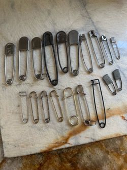 Vintage Mixed Safety Pins Assorted Sizes and Colors