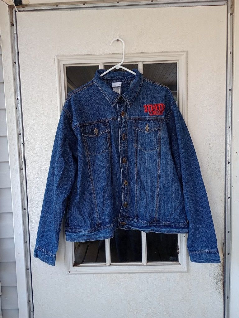 Vintage M&M's Men’s Denim Trucker Style Back Embroidered Jacket Size XL