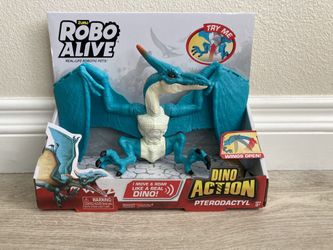 Robo Alive Dino Action Pterodactyl toy by ZURU 