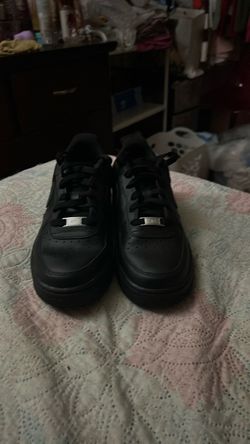 Nike Air Force 1 All Black Low-Top Size 6 Sneakers