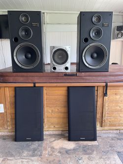2 Technics Speakers 200 Amps Each & Sony Subwoofer 200amps