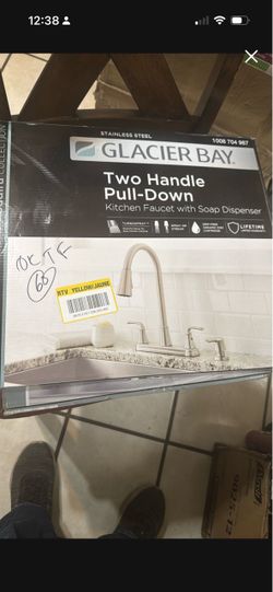 GLACIER BAY STAINLESS KITCHEN FAUCET W SPRAYER NEW