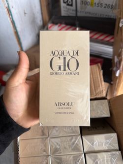 Men’s cologne and women’s perfume