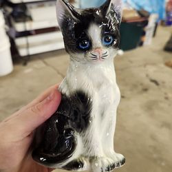 Cat figure
